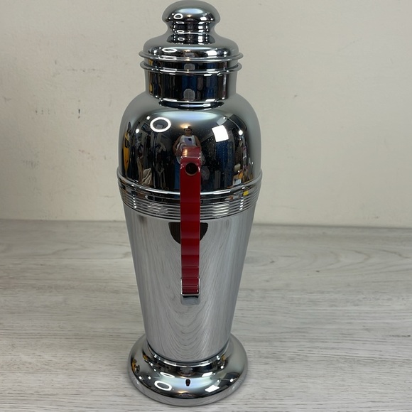 Vintage Keystone Wear Chrome Plated With Red Bakelite Handle Cocktail Shaker - Picture 4 of 13